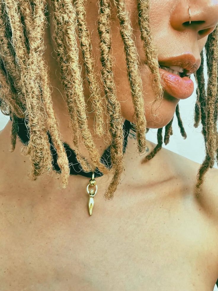 Selene Moon choker